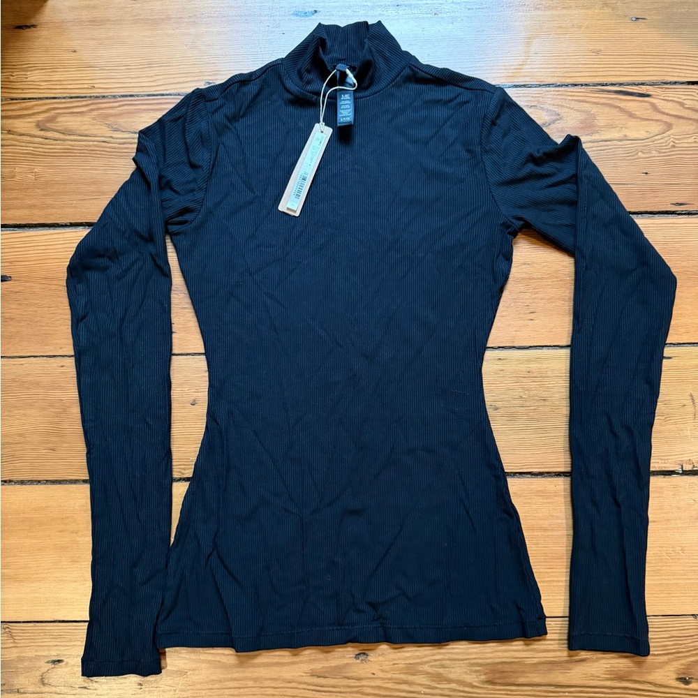 SKIMS Midnight Black Long Sleeve Top
